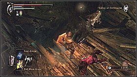Przechodzimy po nim i po drugiej stronie zgarniamy Talisman of God (na budce z drewna) - Demons Souls: Valley od Defilement - solucja, opis przejścia - Demons Souls - poradnik do gry