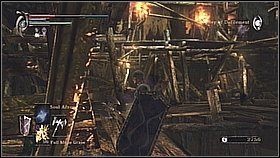 Idziemy przed siebie rusztowaniami i konstrukcjami z drewna, eliminując wrogów i zbierając przedmioty - Demons Souls: Leechmonger Archstone (1) - solucja, opis przejścia - Demons Souls - poradnik do gry