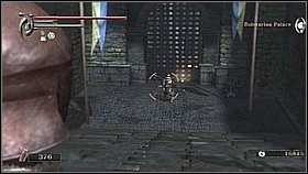 Po wybiciu wszystkich udajemy się główną drogą w lewo (więc wracamy się) - Demons Souls: Tower Knight Archstone (2) - solucja, opis przejścia - Demons Souls - poradnik do gry