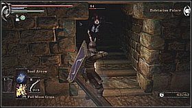 Kolejny kłopotliwy przeciwnik (rycerz z dwuręcznym mieczem) czeka na górze - Demons Souls: Penetrator Archstone (+ Blue Dragon) (1) - solucja - Demons Souls - poradnik do gry