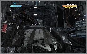W kolejnym pomieszczeniu do którego dotrzesz, rozpraw się z wrogami ostrzeliwującymi cię z góry [1] - - Część 1 - Ciemny Energon (2) - Opis przejścia - Transformers: Wojna o Cybertron - poradnik do gry