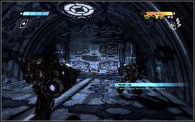 Kiedy uporasz się z pierwszą falą oponentów, przez drzwi wyjdą opancerzone Autoboty z ciężkimi karabinami [1] - - Część 3 - Zniszczenie Iacon (1) - Opis przejścia - Transformers: Wojna o Cybertron - poradnik do gry