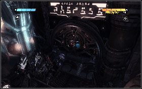 Po rozbiciu windy zacznij skakać z platformy na platformę [1], aż dotrzesz do żelaznych drzwi [2] - - Część 4 - Śmierć nadziei (1) - Opis przejścia - Transformers: Wojna o Cybertron - poradnik do gry