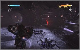 W tunelu czeka cię potyczka z niewidzialnymi oponentami [1] oraz z grupą pająków [2] - - Część 7 - Ucieczka z więzienia Kaon (2) - Opis przejścia - Transformers: Wojna o Cybertron - poradnik do gry