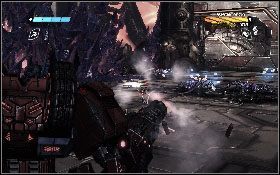 Kiedy pojawi się most [1] przejdź po nim na drugą stronę i przygotuj się na walkę z kolejnymi pająkami [2] - - Część 8 - Do rdzenia (3) - Opis przejścia - Transformers: Wojna o Cybertron - poradnik do gry