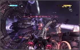 Jeśli masz kłopoty z rakietami to staraj się manewrować na różnych wysokościach, co pozwoli ci je wymijać albo ukryj się za metalową osłoną z lewej [1] - - Część 9 - Atak powietrzny (1) - Opis przejścia - Transformers: Wojna o Cybertron - poradnik do gry