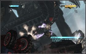 Kiedy Trypticon na chwilę zaprzestanie ostrzału, udaj się na górną platformę i aktywuj znajdujący się tutaj panel [1] - - Część 10 - Jeden przetrwa... - Opis przejścia - Transformers: Wojna o Cybertron - poradnik do gry