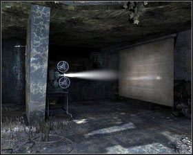 Jeżeli chcemy poznać więcej informacji o Katordze 12, podchodzimy do mapy terenu [1] znajdującej się za popiersiem Stalina - - Dzielnica Robotnicza (1) | Opis przejścia Singularity - Singularity - poradnik do gry