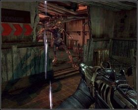 Davlin szybko pozbędzie się potwora, podczas gdy my będziemy mogli zebrać z podłogi pakiet medyczny i następne naboje [1] - - Dzielnica Robotnicza (6) | Opis przejścia Singularity - Singularity - poradnik do gry