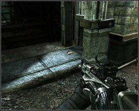 Wylądowawszy skręcamy w prawo, gdzie na szczycie schodków leży E99 [1] - - Dzielnica Robotnicza (8) | Opis przejścia Singularity - Singularity - poradnik do gry