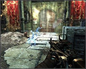 Możemy teraz podejść do posągu na środku [1] i obejrzeć następny fragment scenki z przeszłości [2] - - Dzielnica Robotnicza (9) | Opis przejścia Singularity - Singularity - poradnik do gry