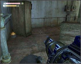 Zanim otworzymy znajdujące się tam drzwi, dokładnie obchodzimy stojące obok meble - - Magazyny II (1) | Opis przejścia Singularity - Singularity - poradnik do gry