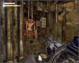 Gdy dotrzemy do szafki z bronią dokładnie obchodzimy stojące niedaleko skrzynie - - Doki centralne (1) | Opis przejścia Singularity - Singularity - poradnik do gry
