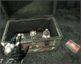 Na metalowym chodniku skręcamy w lewo - - Kompleks przetwórczy (1) | Opis przejścia Singularity - Singularity - poradnik do gry