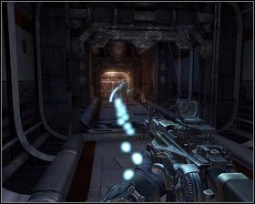 Po zebraniu wszystkie, wbiegamy kolejnymi schodami na górę [1] - - Laboratoria osobliwości (3) | Opis przejścia Singularity - Singularity - poradnik do gry