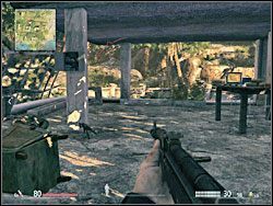 Pierwsza znajdźka (1) znajduje się w pierwszym z portów, które odwiedzamy w tej misji - - Misja 5 - Przymierze w celu uratowania Rodrigueza | Informacje wywiadowcze - Sniper: Ghost Warrior - poradnik do gry