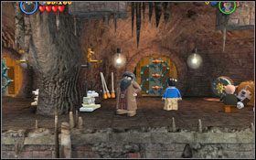 Dużą bramę otworzysz przy pomocy Hagrida i jego niebywałej siły - pociągnij za łańcuch przy ścianie - Początek magii | Opis przejścia - Rok 1 | LEGO Harry Potter Lata 1-4 - LEGO Harry Potter Lata 1-4 - poradnik do gry