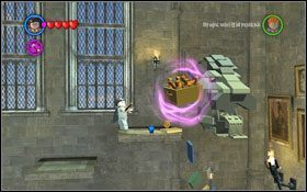 Opuść pomieszczenie i skieruj się w stronę holu głównego (M1 - Hogwart #2 | Opis przejścia - Rok 1 | LEGO Harry Potter Lata 1-4 - LEGO Harry Potter Lata 1-4 - poradnik do gry