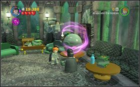 Możesz teraz podejść do wejścia #1 , zostaniesz wpuszczony do pokoju wspólnego Slytherinu - Crabbe i Goyle | Opis przejścia - Rok 2 | LEGO Harry Potter Lata 1-4 - LEGO Harry Potter Lata 1-4 - poradnik do gry