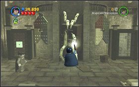 Raz jeszcze wskocz na platformy, przejdź na prawo i przy użyciu magii zniszcz skrzynię #1 - Dziennik Toma Riddlea | Opis przejścia - Rok 2 | LEGO Harry Potter Lata 1-4 - LEGO Harry Potter Lata 1-4 - poradnik do gry