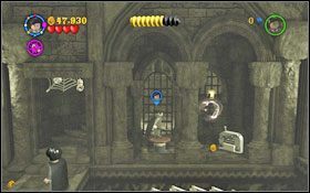 Powróć na początek, po drodze robiąc łyk eliksiru siły , wskocz na platformy i następnie górą udaj się na sam koniec po prawej - Dziennik Toma Riddlea | Opis przejścia - Rok 2 | LEGO Harry Potter Lata 1-4 - LEGO Harry Potter Lata 1-4 - poradnik do gry