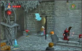 Rozpoczynasz na dziedzińcu z fontanną (M3 - Zamek Hogwart #9 | Opis przejścia - Rok 3 | LEGO Harry Potter Lata 1-4 - LEGO Harry Potter Lata 1-4 - poradnik do gry