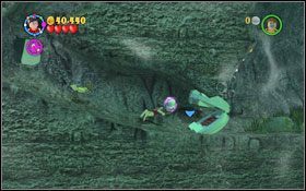 Na górze znajdziesz czerwony krzak - po użyciu na nim magii wyleci perła #1 - Czarne jezioro | Opis przejścia - Rok 4 | LEGO Harry Potter Lata 1-4 - LEGO Harry Potter Lata 1-4 - poradnik do gry