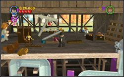 Tuż po tunelu i wejściu na górę po schodkach z klocków, znajdziesz blokadę, którą możesz zniszczyć zaklęciem (RD ) - Pechowa miotła | Bonusy - Rok 1 | LEGO Harry Potter Lata 1-4 - LEGO Harry Potter Lata 1-4 - poradnik do gry