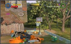 George Weasley: Tuż obok kosza do koszykówki znajdziesz miejsce kopania - użyj któregoś ze zwierzaków potrafiących kopać - Proszek Fiuu | Bonusy - Rok 2 | LEGO Harry Potter Lata 1-4 - LEGO Harry Potter Lata 1-4 - poradnik do gry