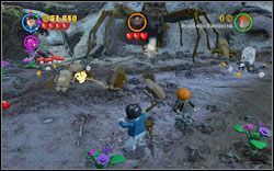 Podczas walki z ogromnym pająkiem, po prawej stronie uczeń jest zaplątany w pajęczynę - Śladem pająków | Bonusy - Rok 2 | LEGO Harry Potter Lata 1-4 - LEGO Harry Potter Lata 1-4 - poradnik do gry