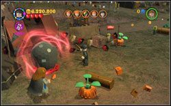 Śmierciożerca: Tuż nieopodal żarłocznej książki, poniżej, znajdziesz czarną kulę - zniszcz ją zaklęciem (DM ) - Puchar świata w quidditchu | Bonusy - Rok 4 | LEGO Harry Potter Lata 1-4 - LEGO Harry Potter Lata 1-4 - poradnik do gry