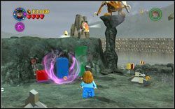 Gryffindor (czerwony): Po ułożeniu schodów z trzech kolorowych klocków część herbu pojawi się na górze - Pierwsze zadanie | Bonusy - Rok 4 | LEGO Harry Potter Lata 1-4 - LEGO Harry Potter Lata 1-4 - poradnik do gry