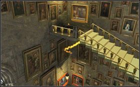 Użyj magii na obrazie gdzie zawodnik trzyma piłkę #1 - 8. Ruchome schody | Bonusy - Hogwart | LEGO Harry Potter Lata 1-4 - LEGO Harry Potter Lata 1-4 - poradnik do gry