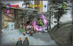 George (quidditch): (zegar ) Po prawej, obok budki, znajdziesz miejsce kopania - 26. Wejście na boisko Quidditch | Bonusy - Hogwart | LEGO Harry Potter Lata 1-4 - LEGO Harry Potter Lata 1-4 - poradnik do gry