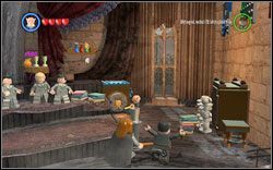Profesor Trelawney: W narożniku klasy znajdziesz sejf, użyj postaci z kluczem by go otworzyć - 48. Klasa wróżbiarstwa | Bonusy - Hogwart | LEGO Harry Potter Lata 1-4 - LEGO Harry Potter Lata 1-4 - poradnik do gry