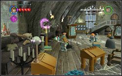 Straż dworcowa: Użyj zaklęcia (WL ) na czterech pochodniach znajdujących się w klasie - 49. Klasa obrony przeciw czarnej magii | Bonusy - Hogwart - LEGO Harry Potter Lata 1-4 - poradnik do gry