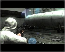 Gdy zginie, odczekujemy kilka sekund za filarem z prawej strony [1] - Rozdział 8 - Ucieczka z Szanghaju - Opis przejścia - Kane & Lynch 2: Dog Days - poradnik do gry