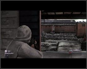 Pozbywamy się patrolujących teren policjantów [1] i przechodzimy przez kolejne wagony, aż do miejsca z jadącym pociągiem [2] - Rozdział 8 - Ucieczka z Szanghaju - Opis przejścia - Kane & Lynch 2: Dog Days - poradnik do gry