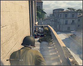 Skorzystaj z jedynego dostępnego przejścia by dotrzeć na pobliski balkon #1 - Rozdział 1 - Stary kraj | Opis przejścia Mafia II - Mafia II - poradnik do gry