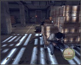 Niedługo po wyjściu z windy podniesie się okoliczna brama, a Twoja ekipa znajdzie się pod ciężkim ostrzałem ze strony wrogów wyposażonych w Tommy Guny #1 - Rozdział 5 - Piła (2) | Opis przejścia Mafia II - Mafia II - poradnik do gry