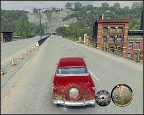 Najpierw proponuję użyć sterowanego pojazdu do zniszczenia dwóch najbliżej położonych barierek #1 - Listy gończe | Sekrety w Mafia II - Mafia II - poradnik do gry