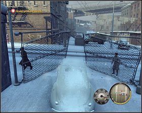 Musisz być gotowy na to, że tuż po tym jak zasiądziesz za kółkiem kradzionej maszyny z pobliskiego budynku wybiegną kolejni wrogowie #1 - [Fabuła] cz.1 | Osiągnięcia związane z fabułą w Mafia II - Mafia II - poradnik do gry