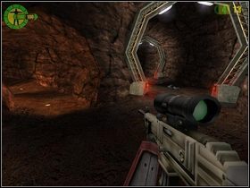 Idź przez bramę widoczną w jednej ze ścian - uważaj, bo w korytarzach czają się nieprzyjaciele z Rail Driverami - Witamy na Marsie (1) | Opis przejścia Red Faction - Red Faction - poradnik do gry