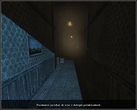 Po chwili Howard przebudzi się w swoim pokoju (proponuję zapalić latarnię) i stwierdzi, że chyba ktoś próbował dostać się do środka - N1 - Przyjazd do starego, przytłaczającego miasteczka Arkhamend | Opis przejścia - Darkness Within 2: The Dark Lineage - poradnik do gry