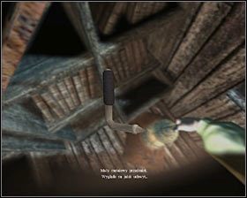 Zajrzyj też do ostatniej szuflady (przy oknie) i zabierz z niej stary kompas i mały metalowy uchwyt - D2 - Wizyta w osławionym miejscu, w środku lasu (3) | Opis przejścia - Darkness Within 2: The Dark Lineage - poradnik do gry