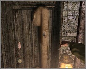 Otwórz szafę - w ten sposób odkryjesz kolejną tajemnicę (2/10) i zabierz z niej kombinezon ochronny przeciwko owadom - D2 - Wizyta w osławionym miejscu, w środku lasu (4) | Opis przejścia - Darkness Within 2: The Dark Lineage - poradnik do gry