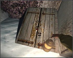 Znajdziesz się na wprost podjazdu przed garażem, przed którym skręć w lewo i obejdź schody prowadzące do bocznego wejścia - D2 - Miejsce zwane Bramą (1) | Opis przejścia - Darkness Within 2: The Dark Lineage - poradnik do gry