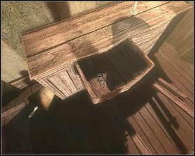 W sypialni natomiast zajrzyj do pierwszej szuflady komody i zlokalizuj w niej sygnet z herbem - D3 - Tajemnice rodzinne (3) | Opis przejścia Darkness Within 2 The Dark Lineage - Darkness Within 2: The Dark Lineage - poradnik do gry