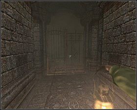 Kiedy rozwalisz deski i przekonasz się, że faktycznie są się pod nimi wiodące do podziemi schody, zejdź tam - D3 - Tajemnice rodzinne (4) | Opis przejścia Darkness Within 2 The Dark Lineage - Darkness Within 2: The Dark Lineage - poradnik do gry