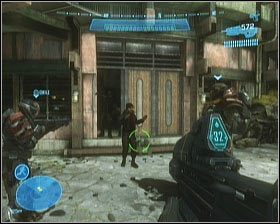 Teraz przejdź przez wnętrze budynku, nie obawiając się ataku nieprzyjaciół (możesz wypróbować działanie noktowizora, wciskając lewą strzałkę) - Etap II- Winter Contingency (1) | Opis przejścia Halo Reach - Halo: Reach - poradnik do gry